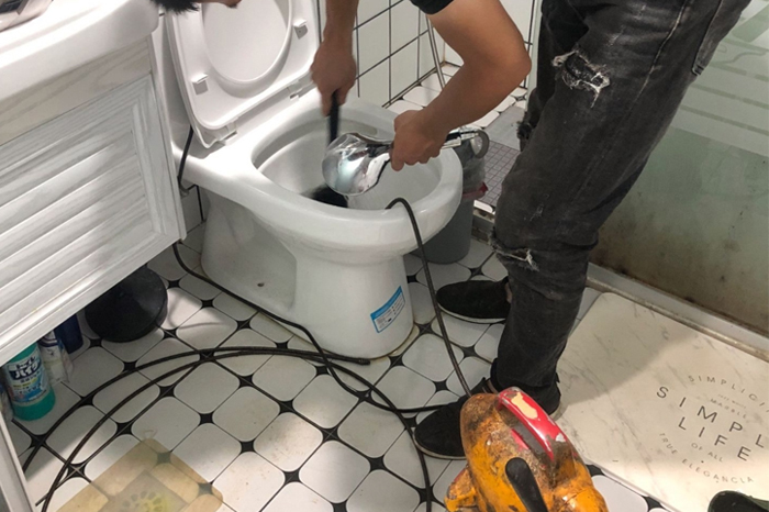 繁昌马桶堵塞自己疏通还是找师傅？专业上门服务让你省时更省心